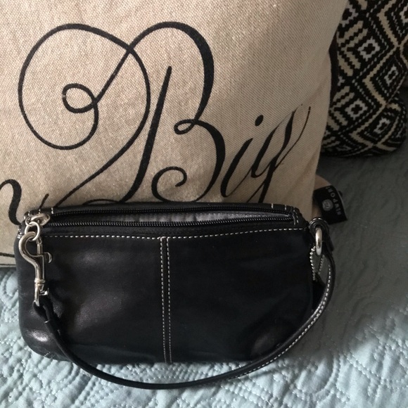 Coach Authentic Leather Lock turn wristlet - Picture 7 of 7